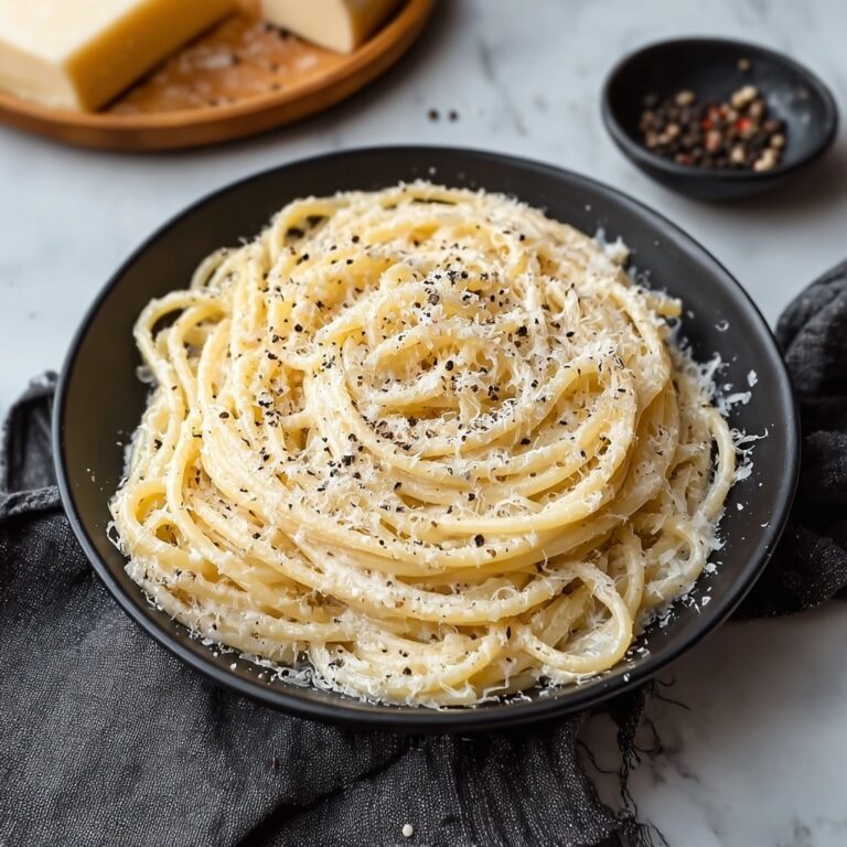 Irresistible Bucatini Cacio e Pepe: Creamy & Dreamy Delight Recipe